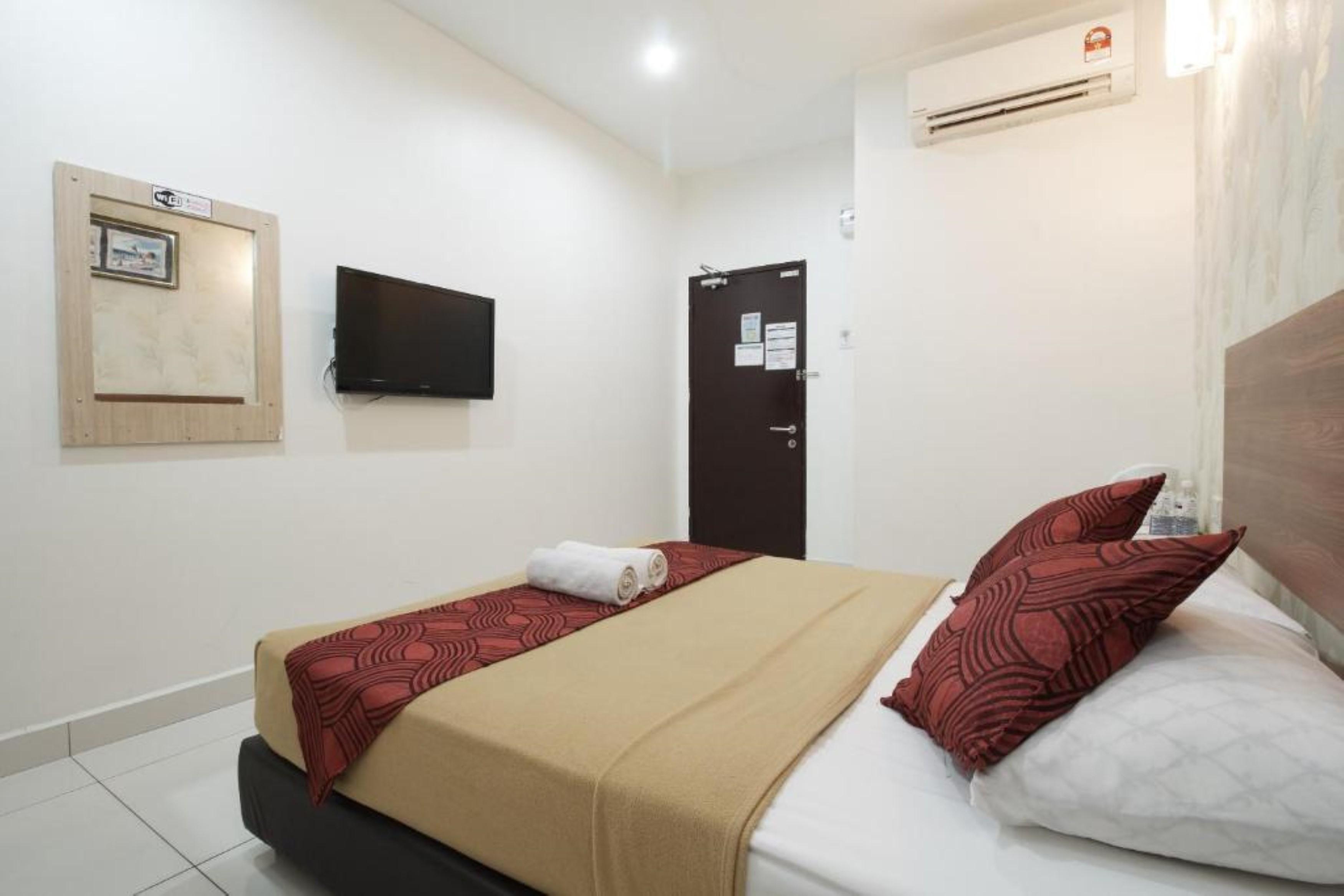 Coop Hotel Putrajaya & Cyberjaya Kampung Dengkil Exterior photo